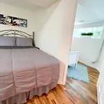 Wrigley Garden Unit