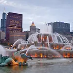 Luxury Studio Apartment With Optional Parking And Gym Access Near Mccormick Place, Chinatown And Soldier Field