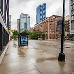River North 1Br W Gym Lounge Roof Nr Riverwalk Chi-891
