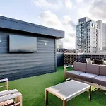 Breathtaking Chi Unit In River North With Rooftop Deck - Penthouse A - Sleeps 11