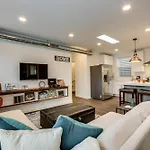 Pet Friendly And Room For 7! Large Common Areas To Converse And Connect Apts