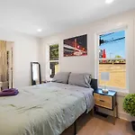 1 Bedroom With Rooftop And Wrigley Views