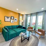 Spacious 3Br Family Oasis Sleeps 8 With Free Parking Near Medical District, Douglas Park And University Of Illinois Chicago