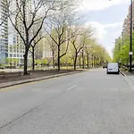 S Loop 1Br W Pool Gym Nr Soldier Field Chi-350