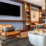 1Br City Loft With Modern Glass Views