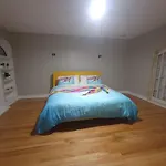 Beautiful 4 Bedroom 2 Bathroom Apartment Near Everything