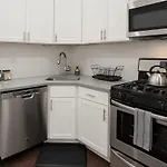 Relaxing Lakeview Escape 2Br Apartment - Roscoe 35-2N