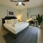 Chic 3Br Hideout In Lincoln Park - Lincoln 3