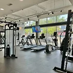 Gym Garage Parking Balcony Sleeps 6