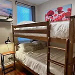 The Banksy-Free Parking -4 Bedroom W King Bed- Firepit Rooftop Near United Center