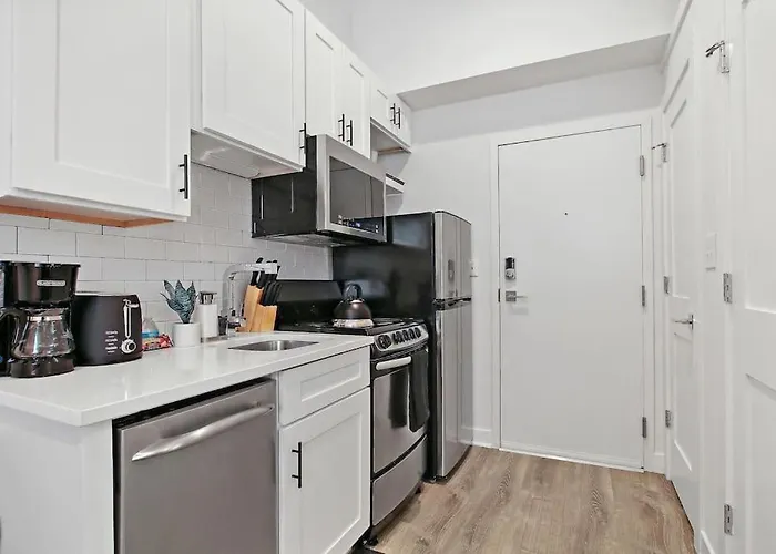 Studio Apt With Laundry, Near Shops! - Montrose 316 & 318