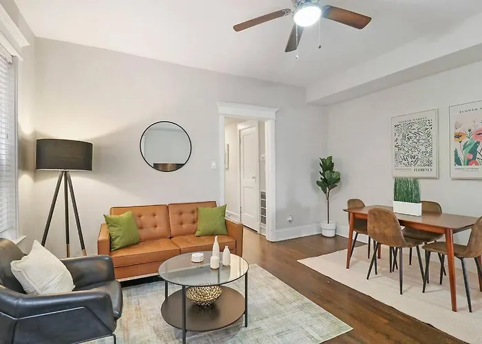 Modern & Spacious 3Br Apt With In-Unit Laundry - Bstone 2