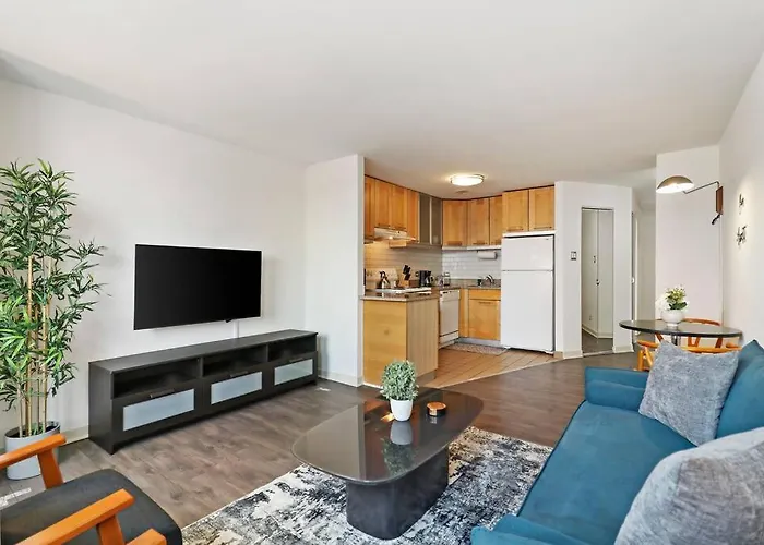 Inviting 2-Bedroom Apt In Hyde Park - The Blackwood 0404