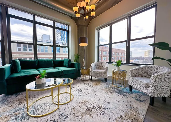 Mccormick Place Spacious 3Br Family Heaven Suite With Optional Parking Sleeps 10 Guests Near Soldier Field And Field Museum
