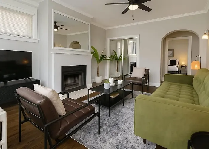 Relaxing Lakeview Escape 2Br Apartment - Roscoe 35-2N