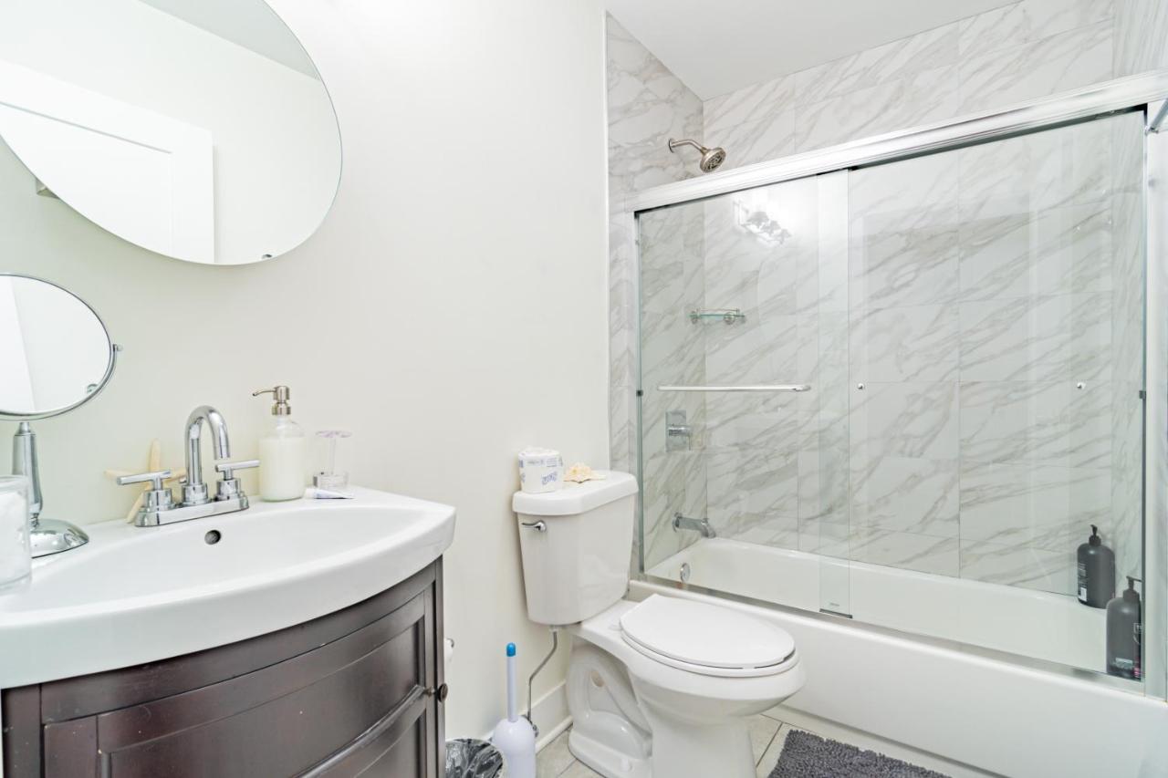 Apartment Mccormick Place: Modern 420-friendly Gem On Michigan Avenue