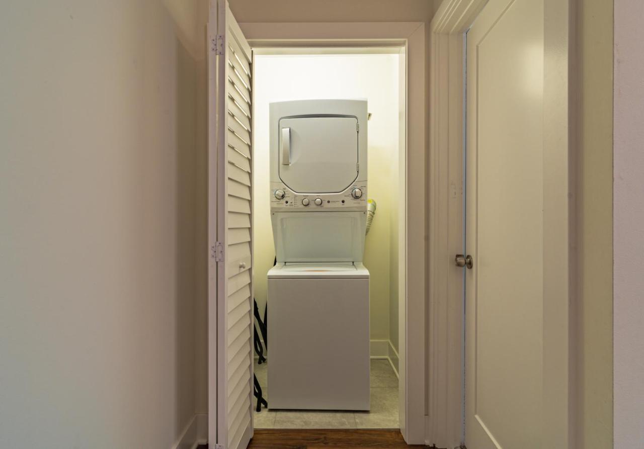 Mccormick Place: Modern 420-friendly Gem On Michigan Avenue Apartment