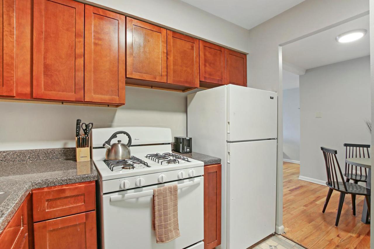Inviting 2-bedroom Prime Apt - Oakdale 512 Apartment Chicago