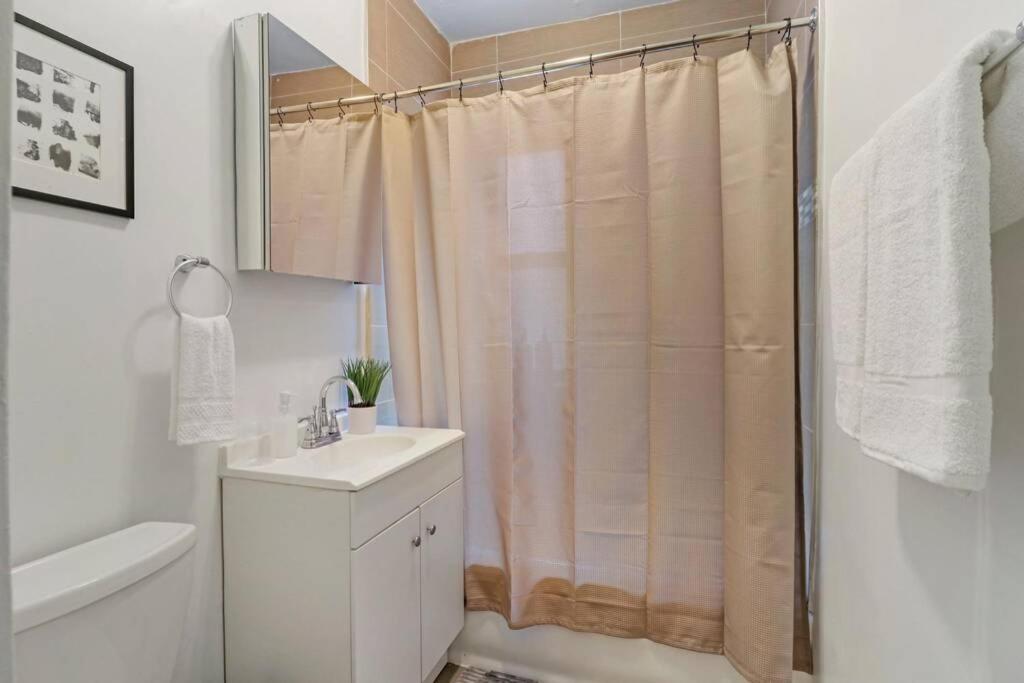 Apartment Vibrant & Well-furnished 2br - Roscoe 1a Chicago