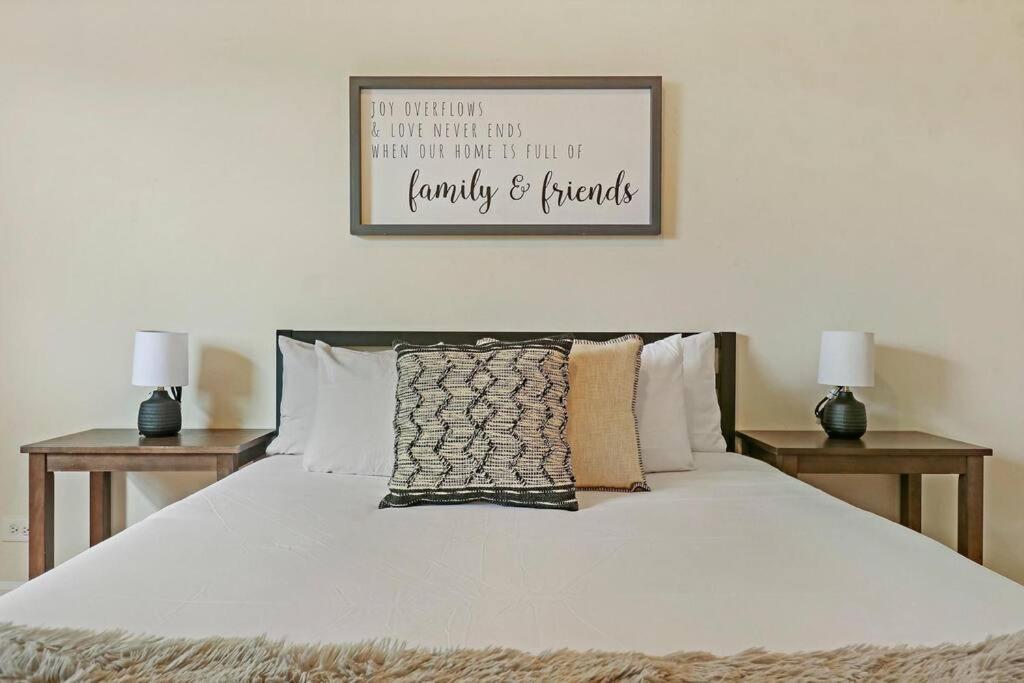 2br Alluring With Laundry - Cullom D3 Apartment *