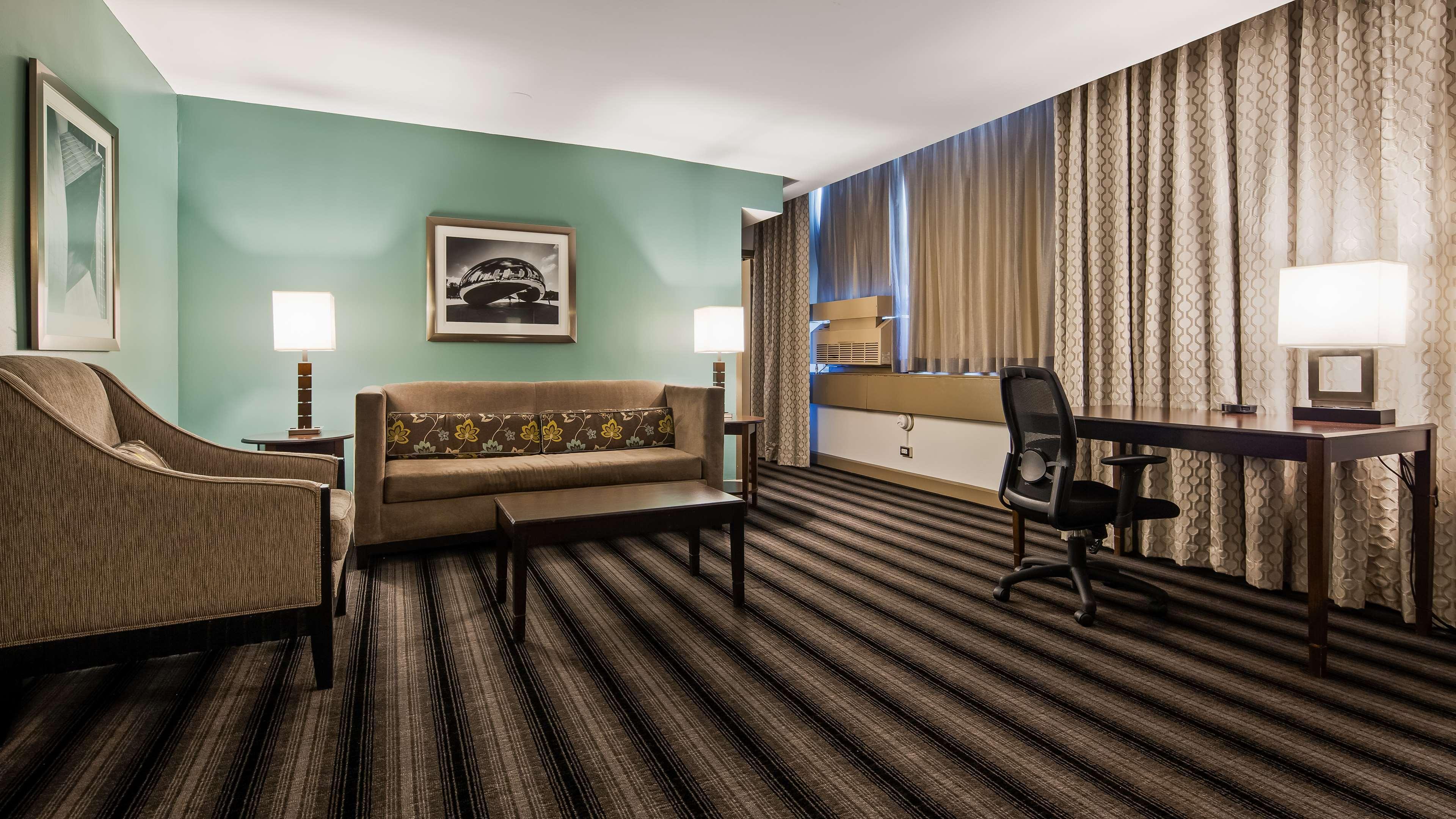Hotel Western Downtown-river North 3*