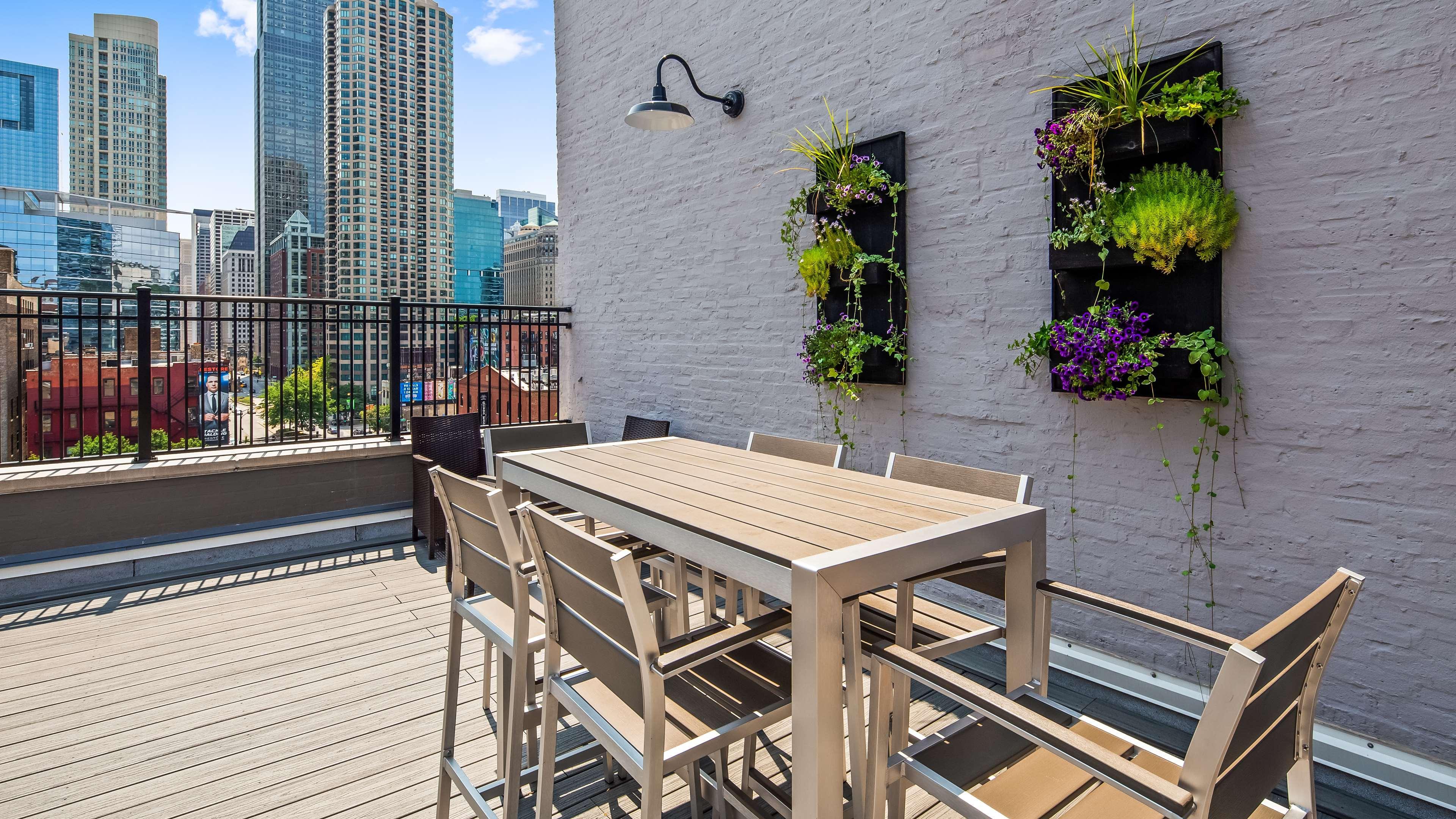 Western Downtown-river North Hotel 3*
