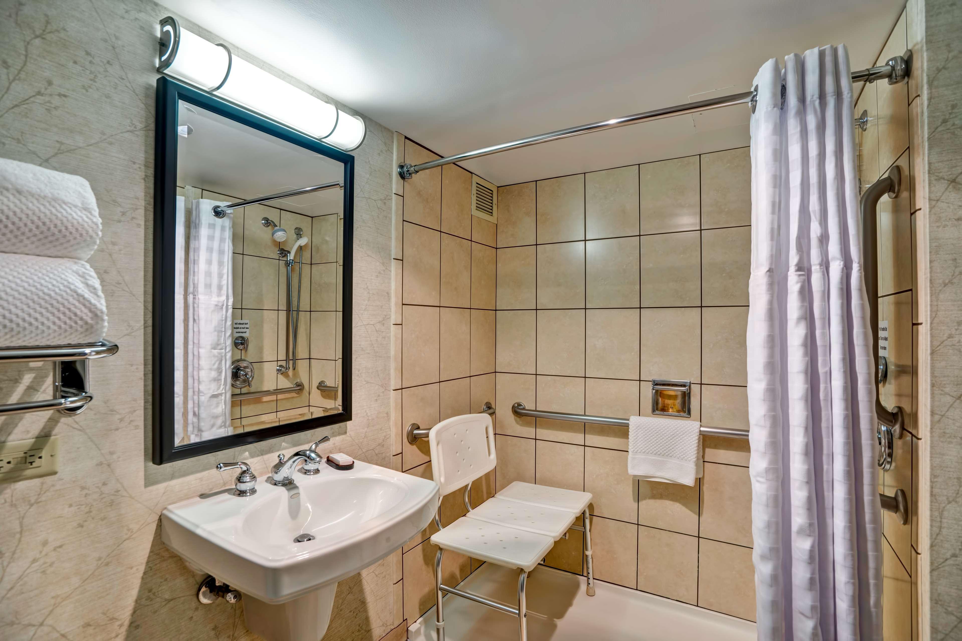 Hotel Embassy - Downtown River North 3*