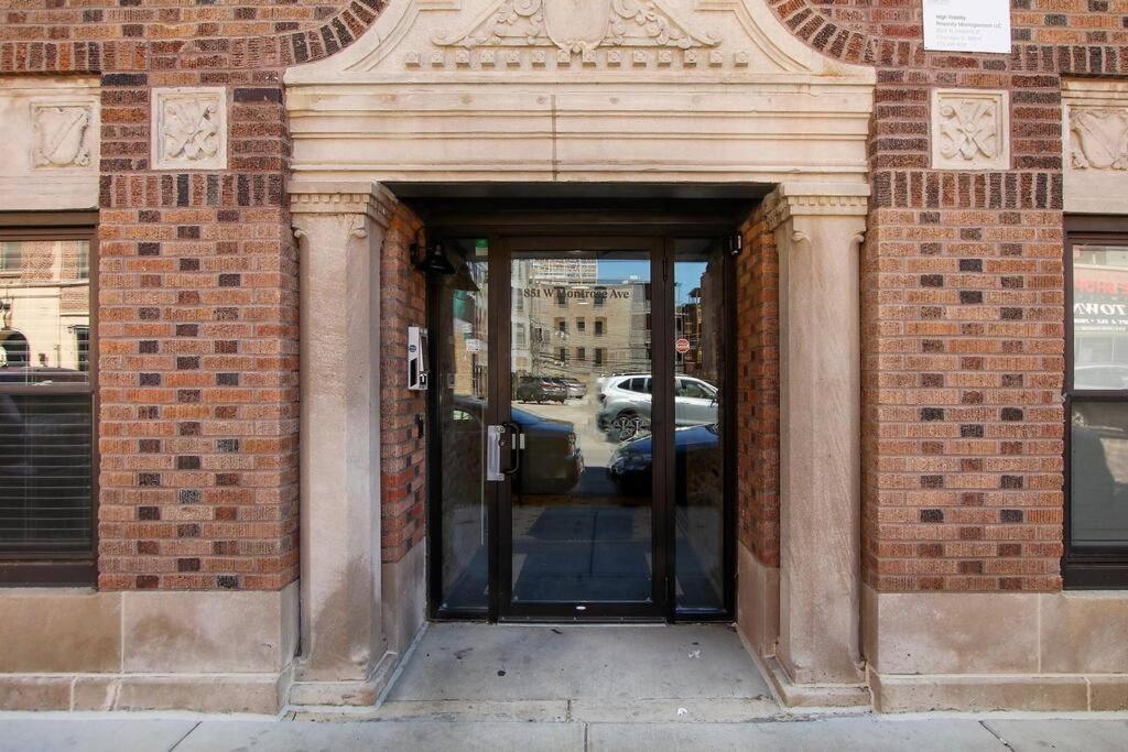 Cozy With In-unit Laundry And Wi-fi! - Montrose 111 Apartment Chicago
