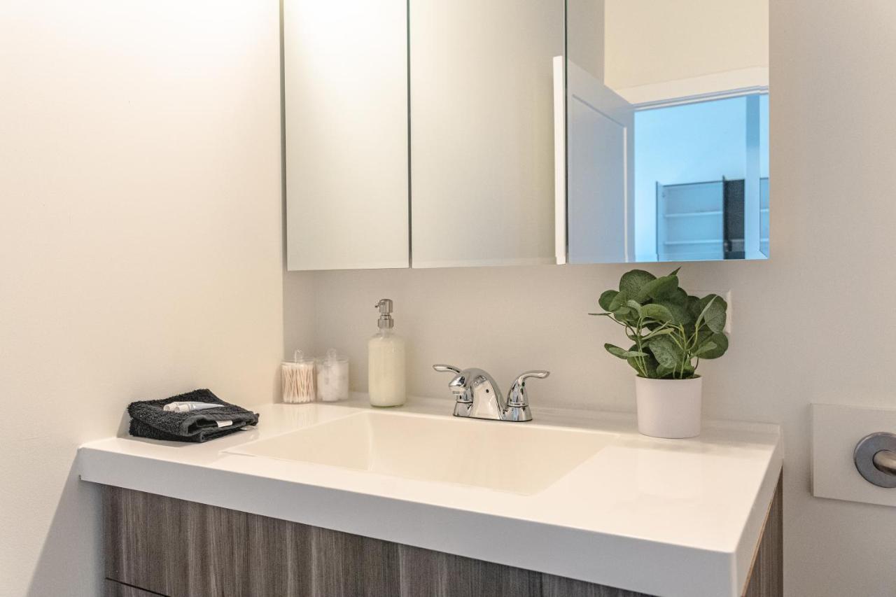 Cozy 2br South Loop With Optional Parking And Gym Near Mccormick Place, Public Transit & Hotspots *