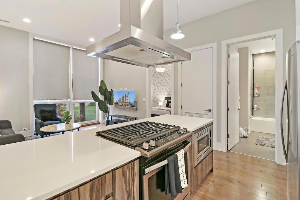 1-bedroom Minimalist With Laundry - Crosby 204