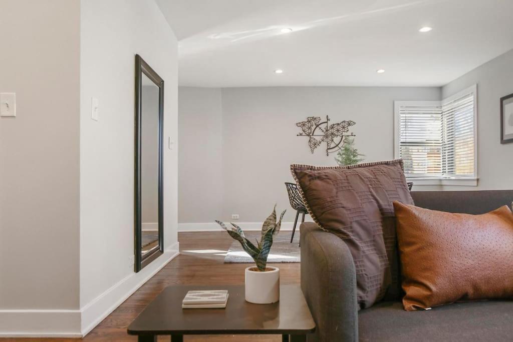 Vibrant 2br Close To And Park - Sheridan 1 Apartment Chicago