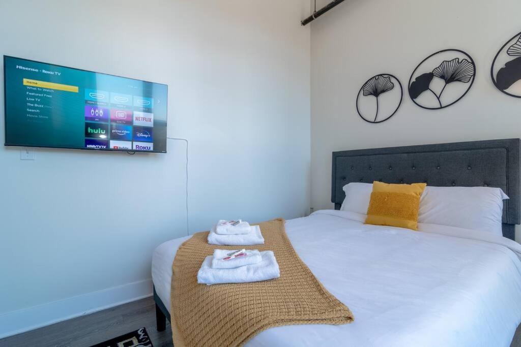 Apartment Mccormick Place Stylish Corner With Optional Parking And Gym Access Sleep 6 In South Loop