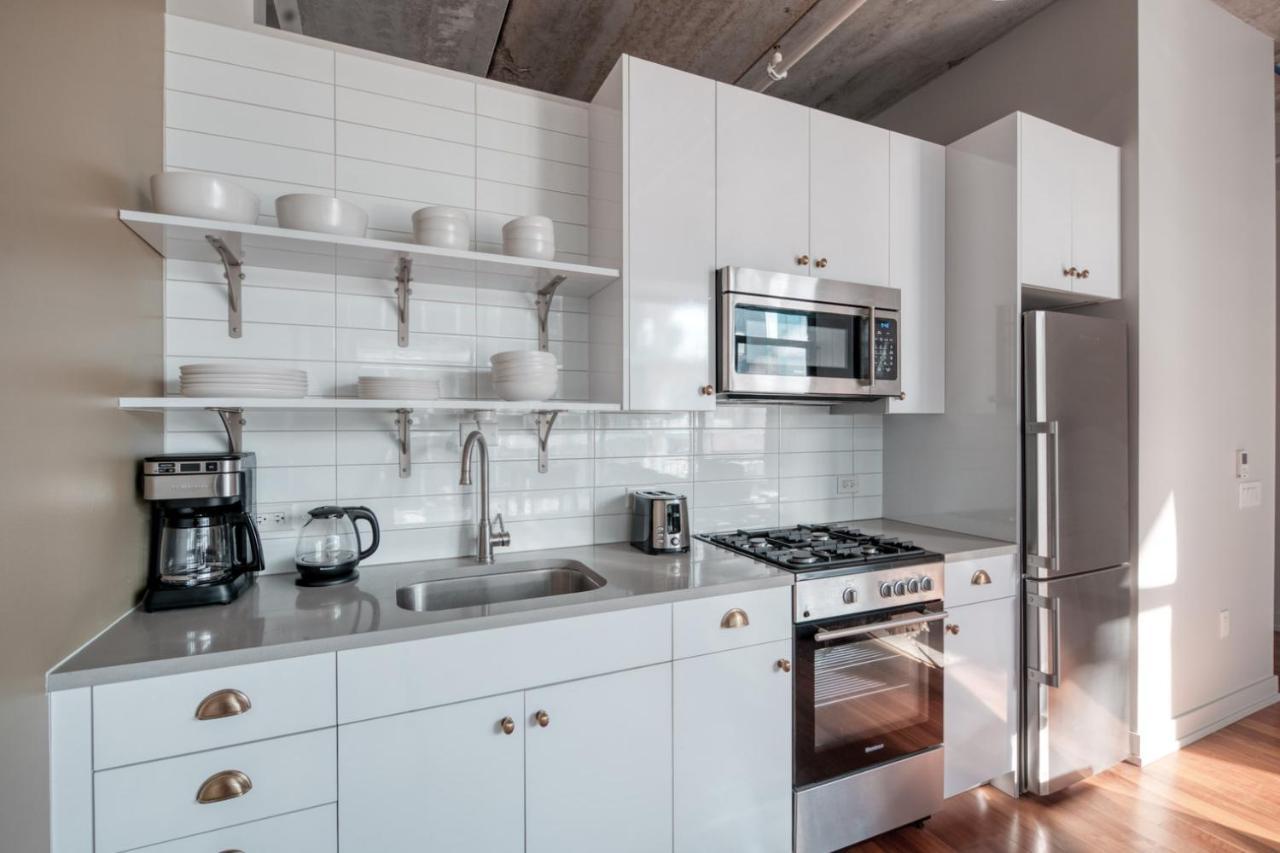 River North 1br W Gym Lounge Roof Nr Riverwalk Chi-891 *