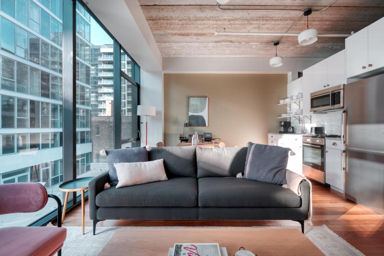 River North 1br W Gym Lounge Roof Nr Riverwalk Chi-891 *