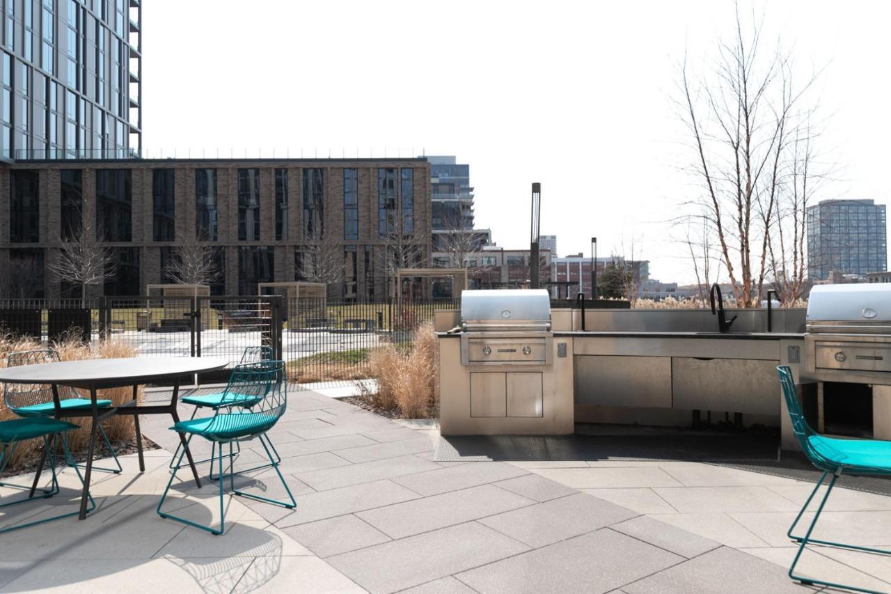 West Loop W Wd Gym Roof Nr L Chi-772 * Chicago
