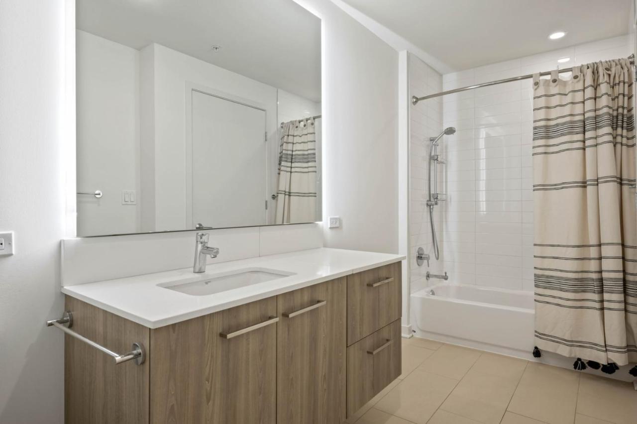 West Loop 2br W Wd Gym Lounge Nr L Chi-781 *