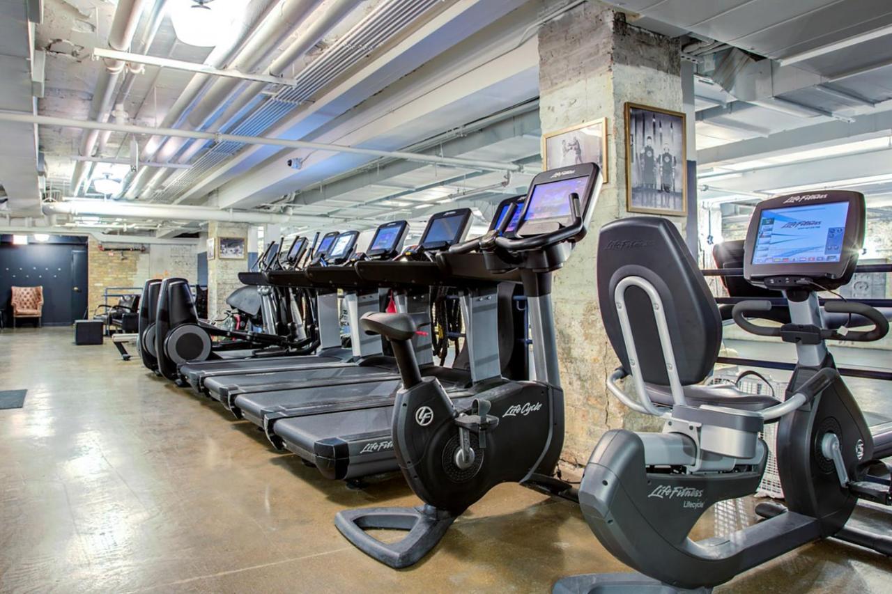 River N 1br W Gym Pool Nr L Stop Chi-360
