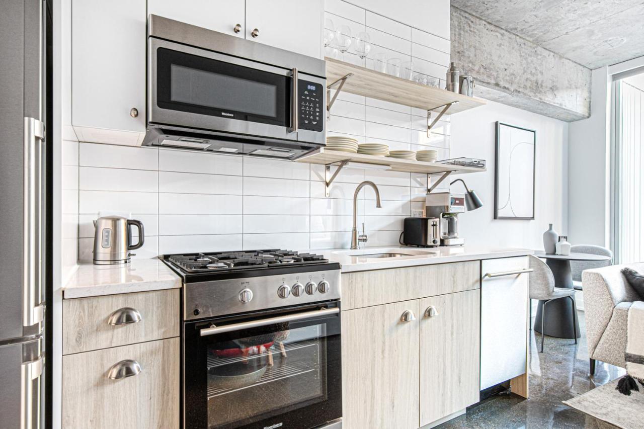 River N 1br W Gym Pool Nr L Stop Chi-360 Chicago
