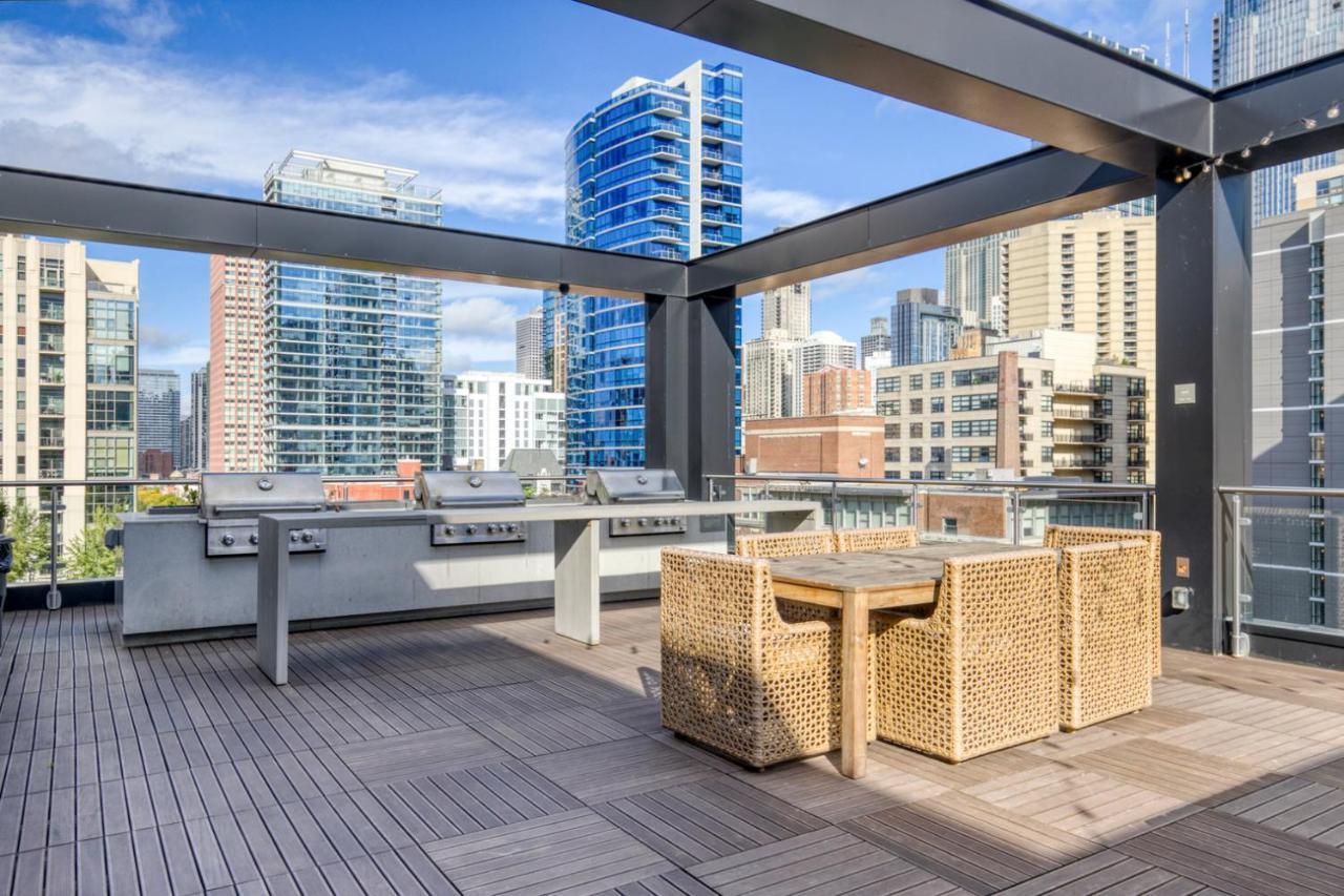 River N 3br W Gym Rooftop Nr L Park Chi-324 *