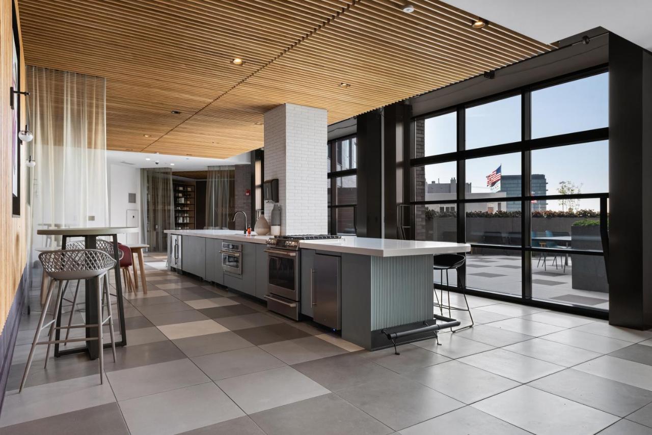 Avenir West Loop Penthouses With Iconic Views * Chicago