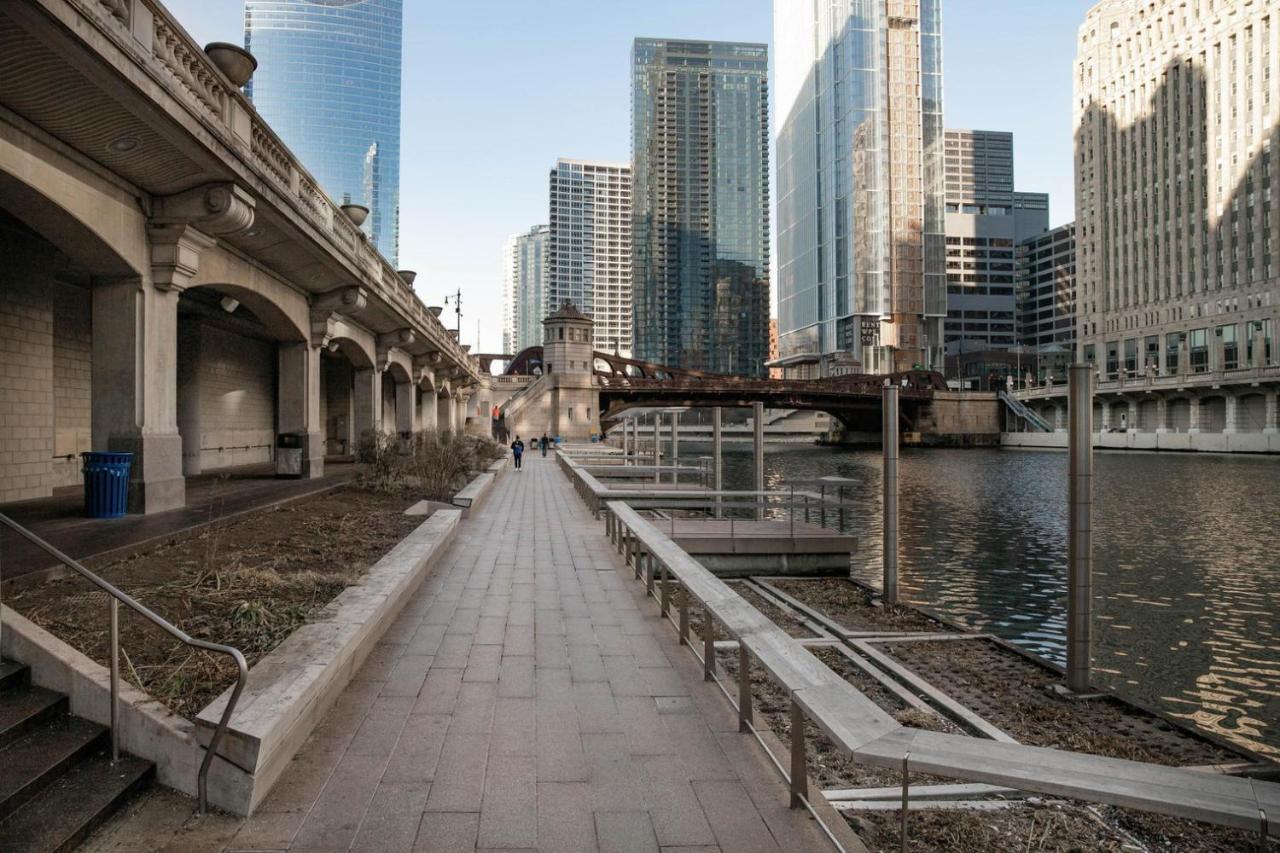 River North 1br W Gym Lounge Roof Nr Riverwalk Chi-900 Chicago