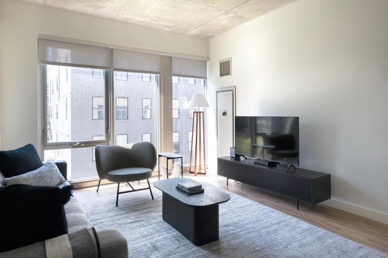 W Loop 1br W Deck Pool Gym 3 Blocks To L Chi-646 Apartment *