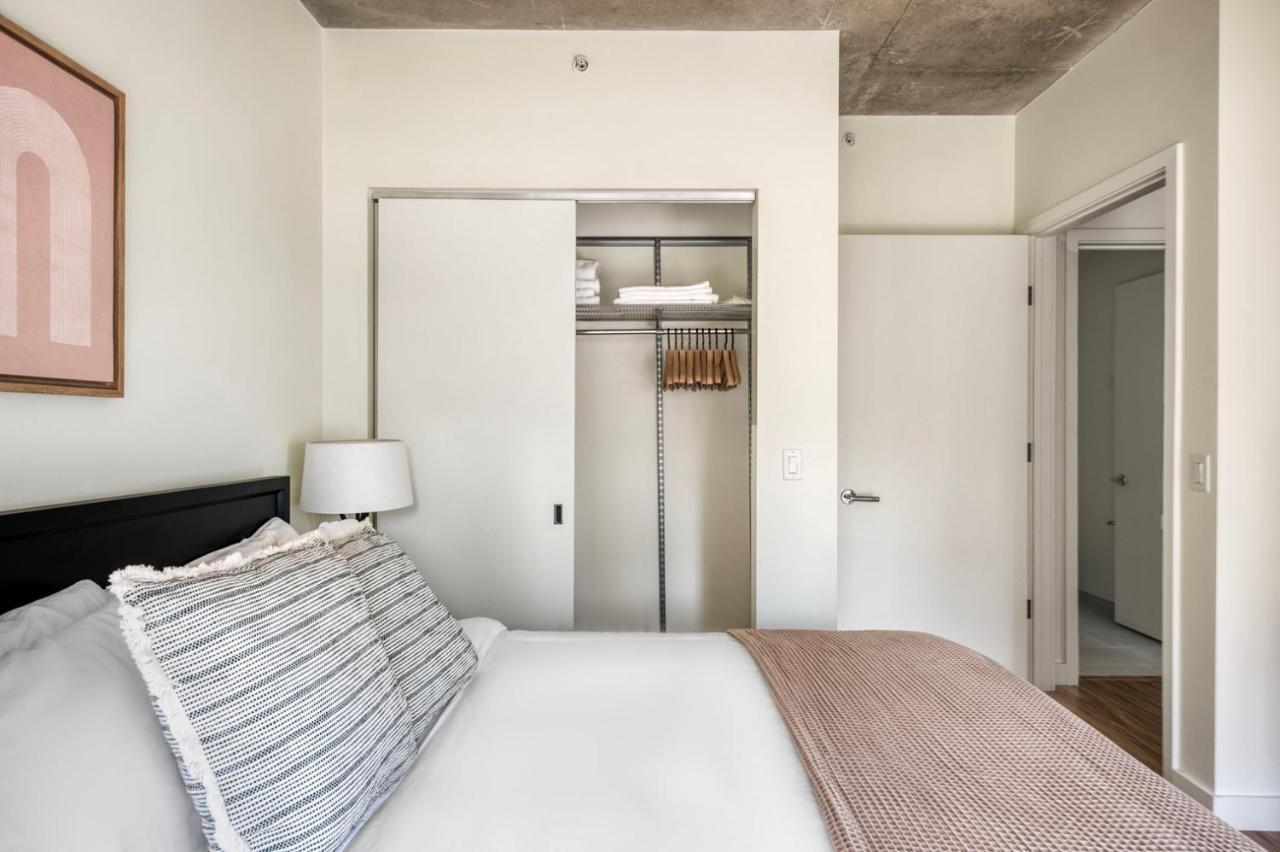 Apartment W Loop 1br W Deck Pool Gym 3 Blocks To L Chi-646 Chicago