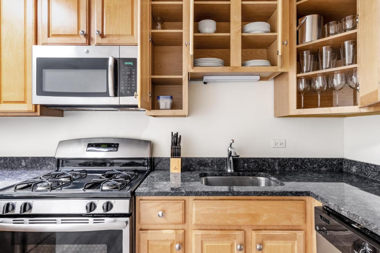 Gold Coast 1br Nr Mariano Park Oak St Beach Chi-259 Apartment Chicago