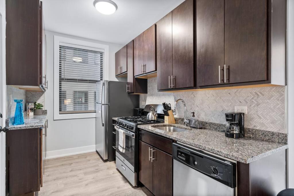 1-bedroom Bright & Cozy Apt With In-unit Laundry - Brompton 58-60 Rep *