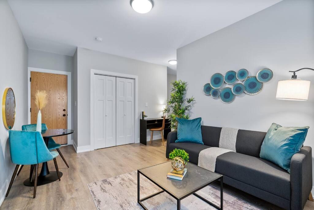 Apartment 1-bedroom Bright & Cozy Apt With In-unit Laundry - Brompton 58-60 Rep *