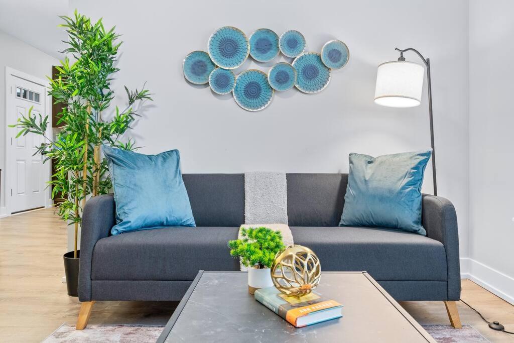 1-bedroom Bright & Cozy Apt With In-unit Laundry - Brompton 58-60 Rep *