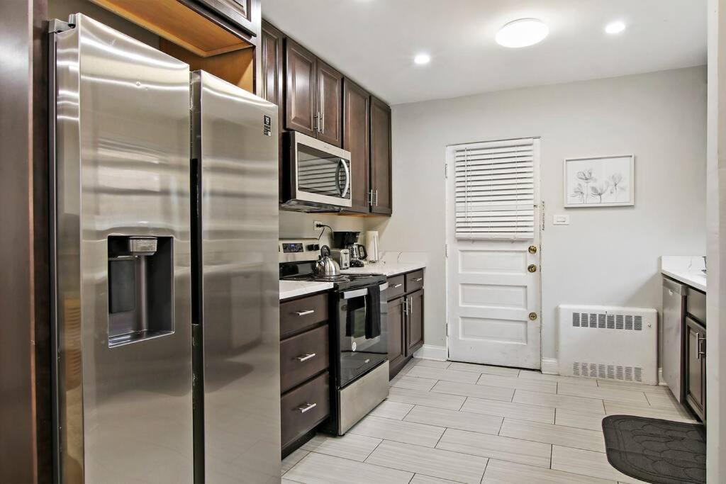 2br Roomy & Stylish In Rogers Park - Sheridan N2