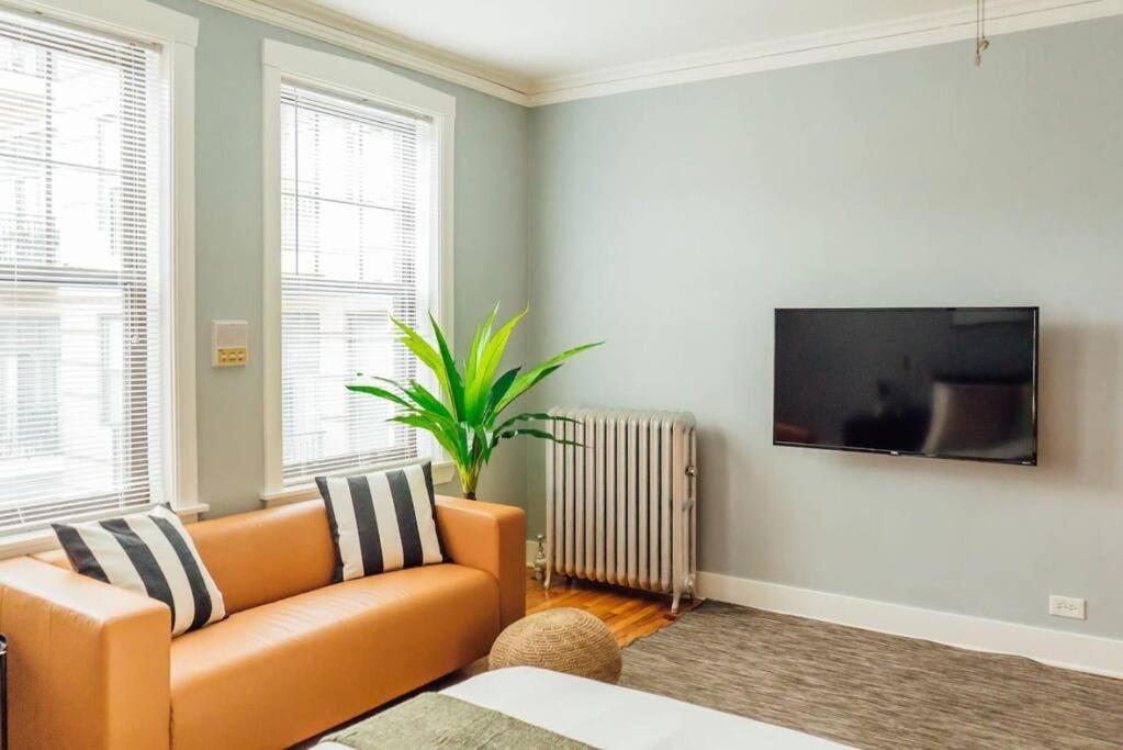 Well-equipped In The City! - Belmont B13 Apartment Chicago