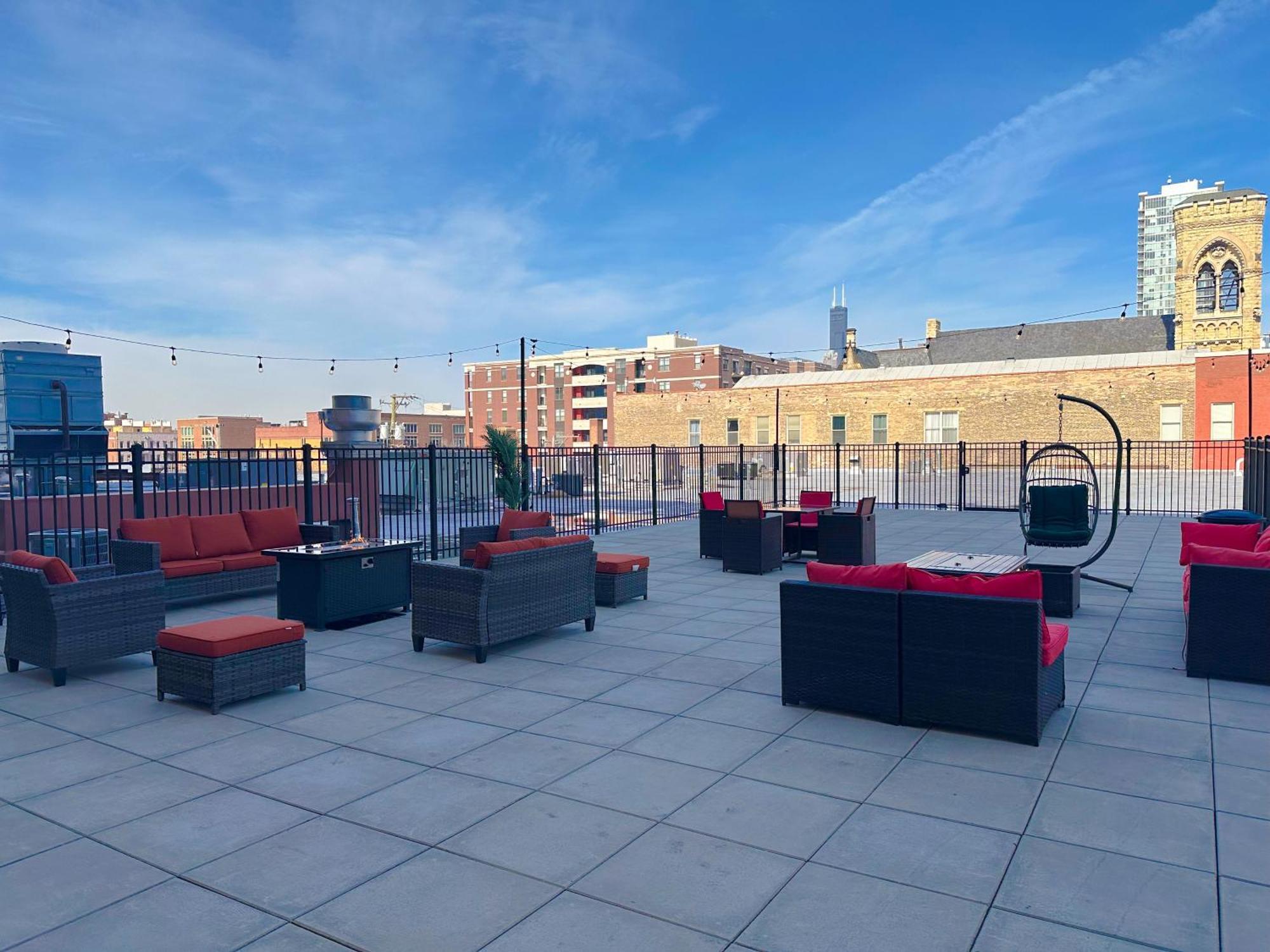 Luxury 2br With Optional Parking And Gym Access Near Mccormick Place And Soldier Field Apartment *